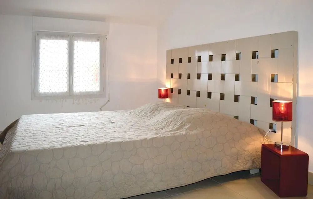 House With 2 Bedrooms in Prunete, With Pool Access and Terrace - 200 m