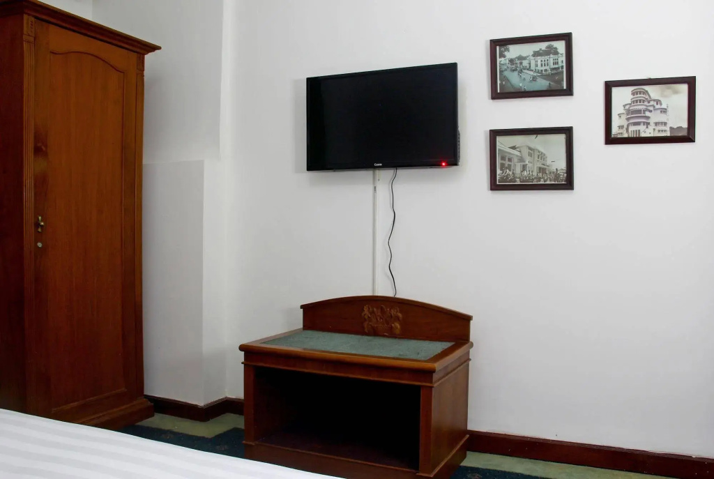Lombok Ethnic Bandung