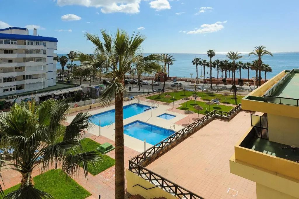 Sea Views Aloha Apartment by GHR Rentals