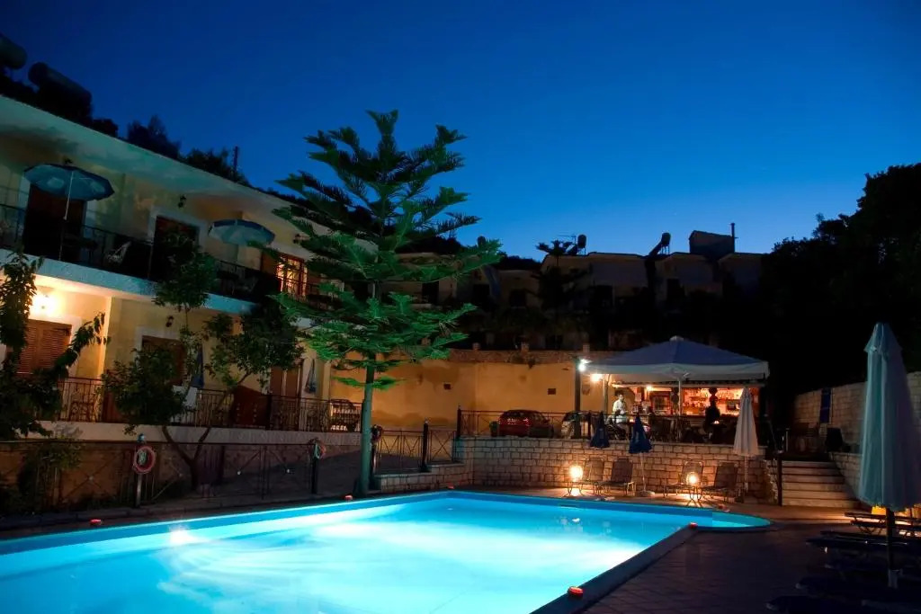 Bella Vista Hotel Studios & Apartments