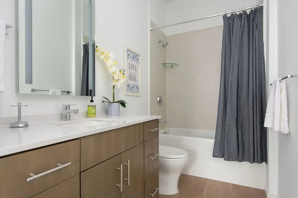 Illume Designer Gulch View Pool & Gym 2 Bedroom Condo