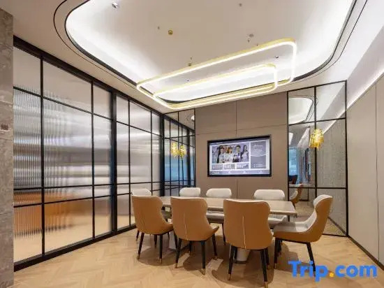 Homeinn Plus Hotel (Jingdezhen Taoxichuan Cultural Creative Block)