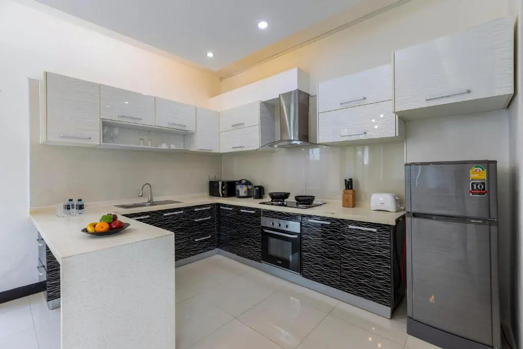 4 Bedroom Modern Pool Villa BL10
