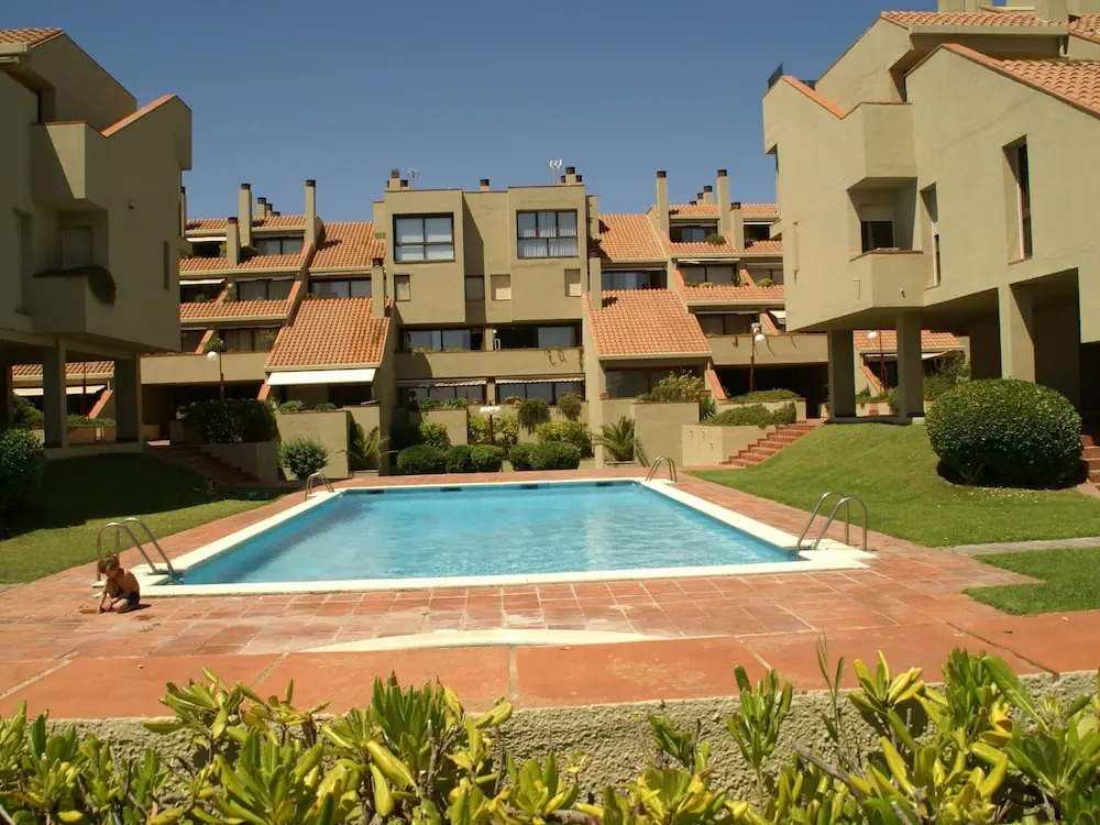 Inviting Apartment in Playa de Pals With Pool