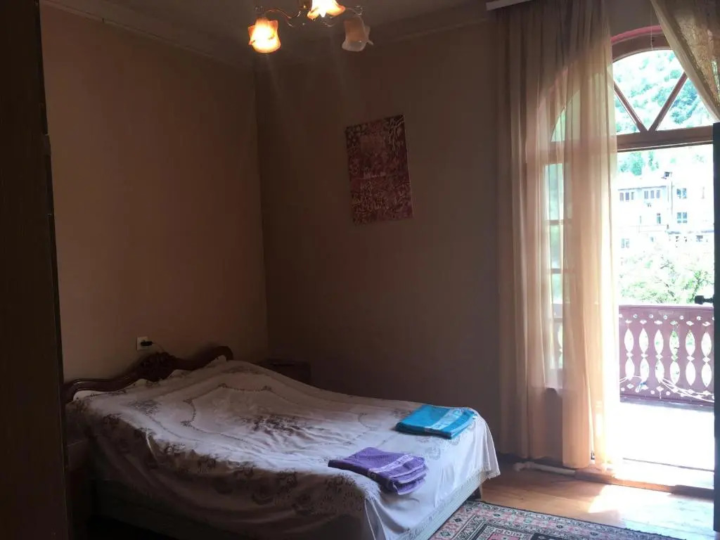 Areguni Guest House