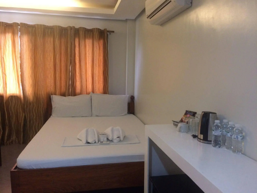 Rovic'S Tourist Hotel