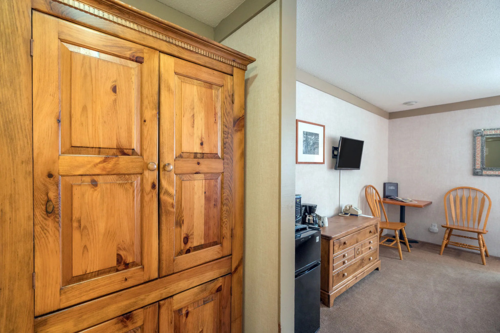 Mountainside Inn