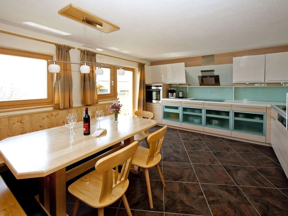 Gorgeous Chalet with Hot Tub in Tyrol