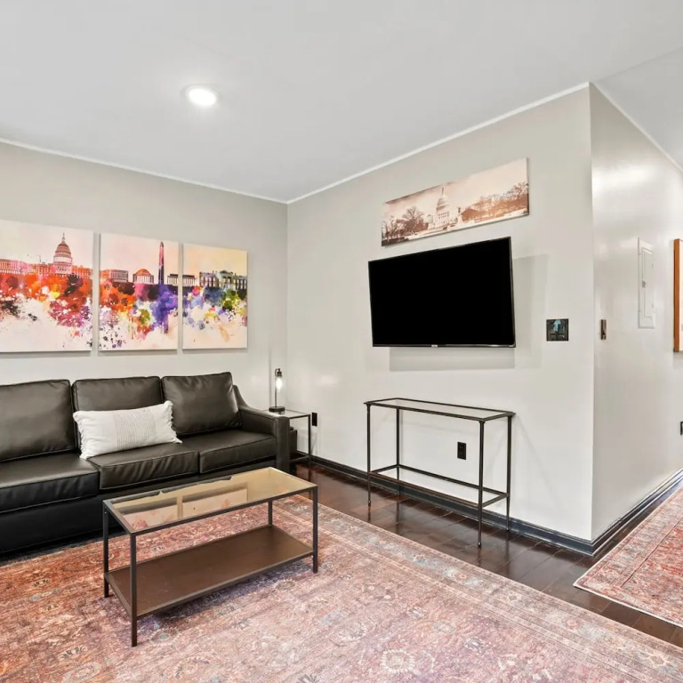 Spacious Sunny Shaw 1BR 1BA Apartment