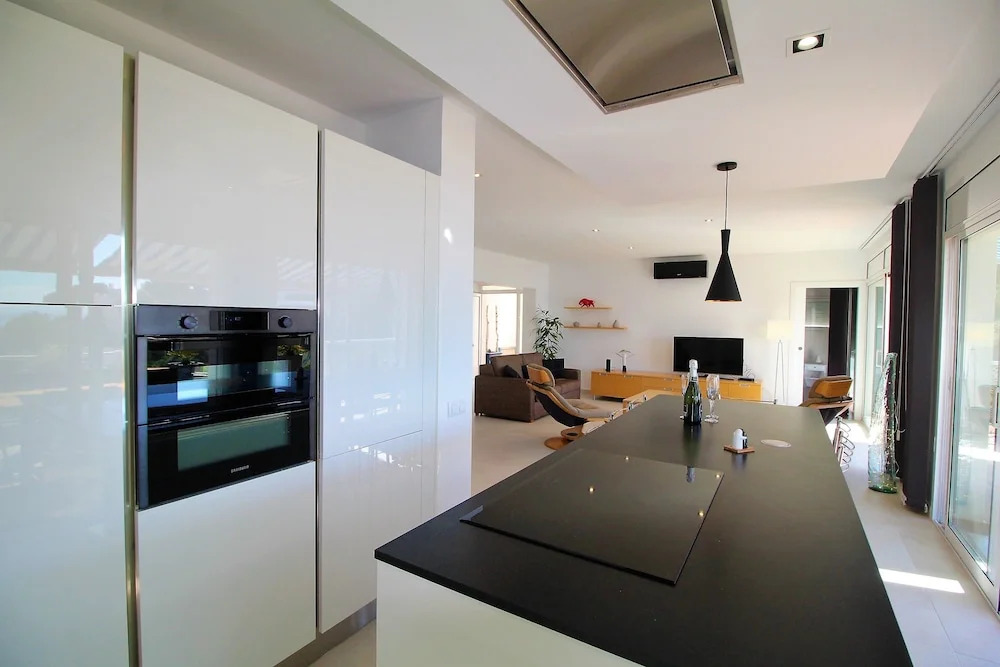 6020 Villa Martin
