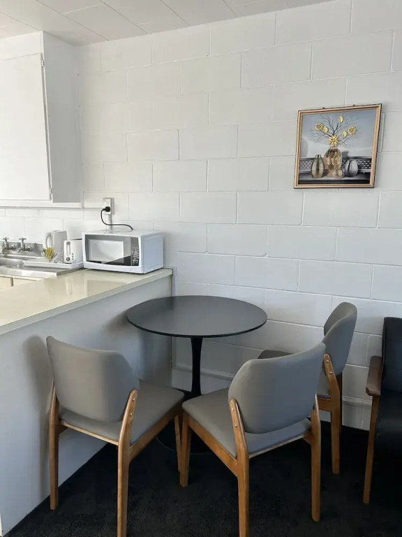 Avon Apartments