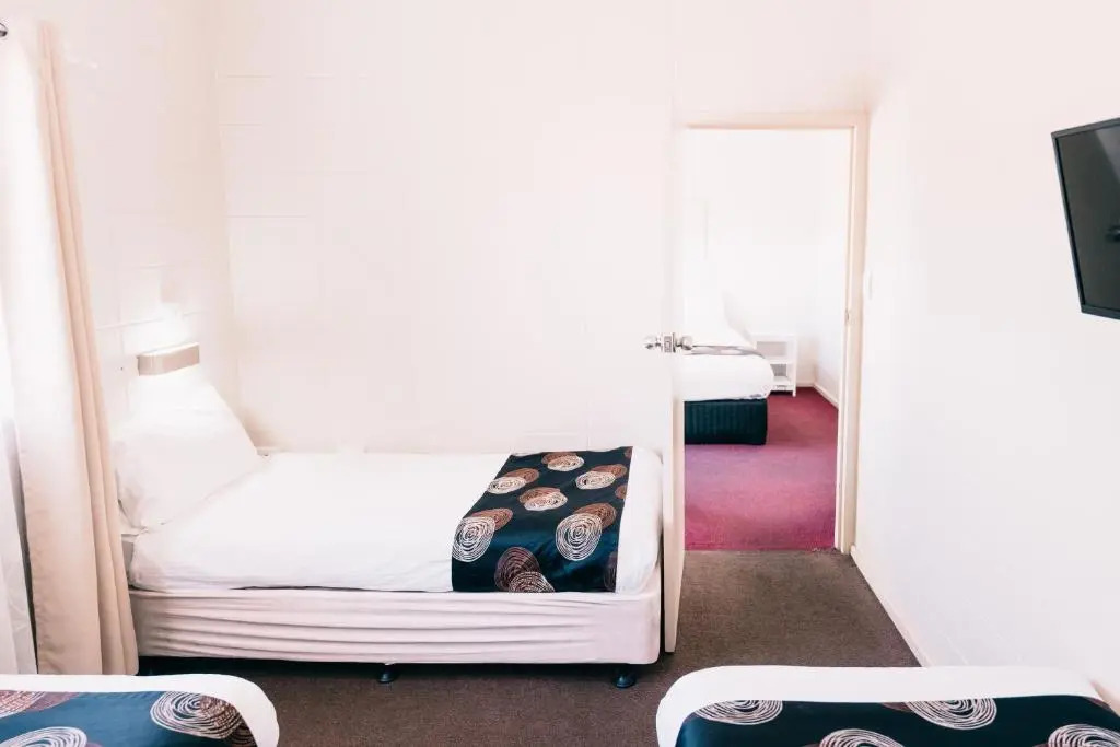 Motel Poinsettia