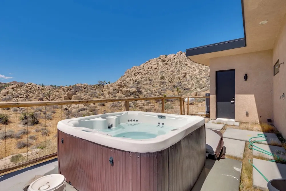 Hot Tub & Views! Contemporary Yucca Valley Retreat