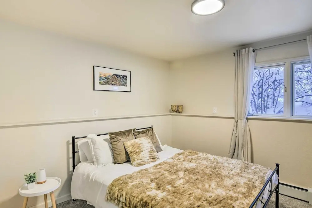 Pet Friendly West Anchorage Home Near Airport by RedAwning