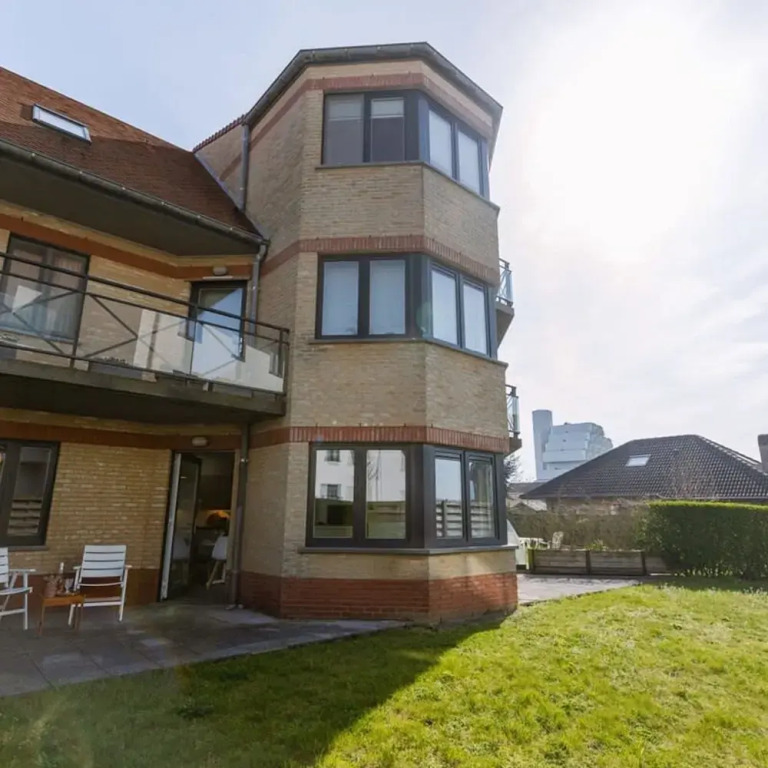 Bright Apartment With Large and Sunny Garden