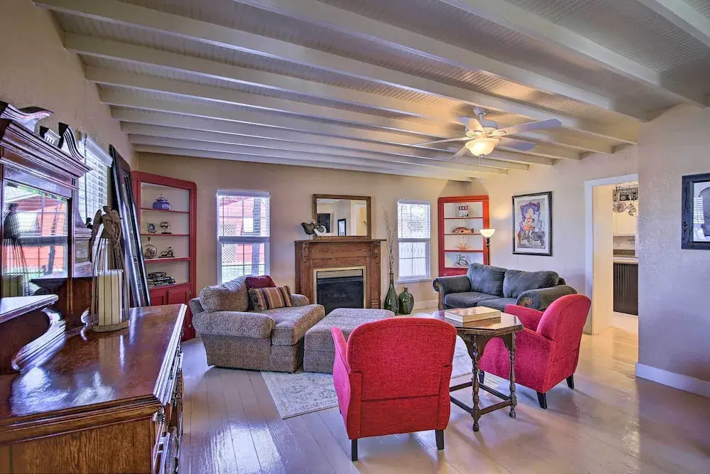 Grand Fredericksburg Retreat - Walk to Main St!
