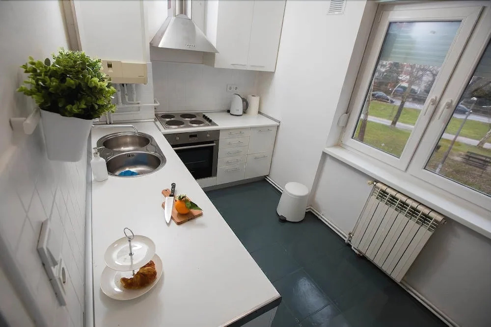 Green Avenue Apartment