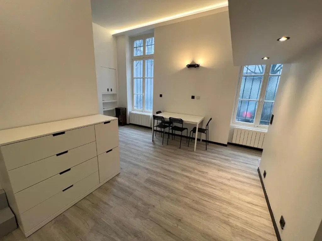 Pere Lachaise Apartments