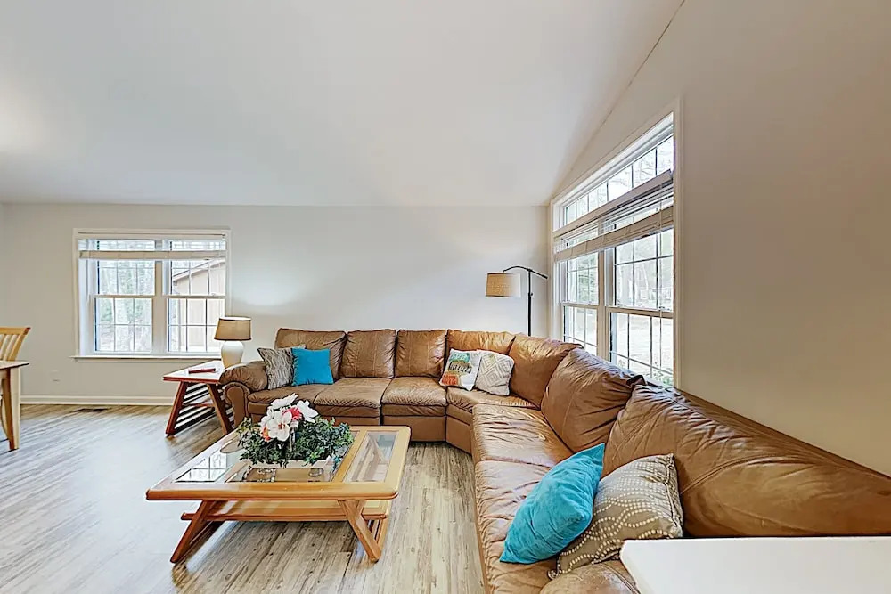 New Listing! Choice Getaway - 5 Pools & Beach Club 3 Bedroom Home