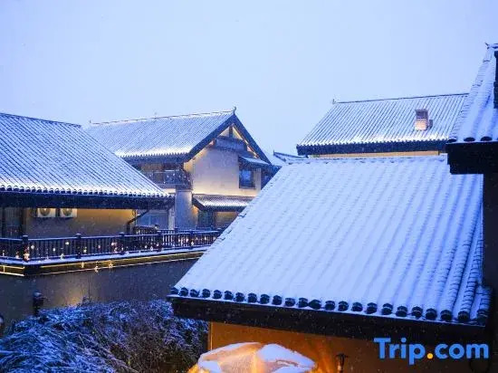 Guanshan · Yue Resort Hotel (North slope Distribution Center of Changbai Moutain Enduli Branch