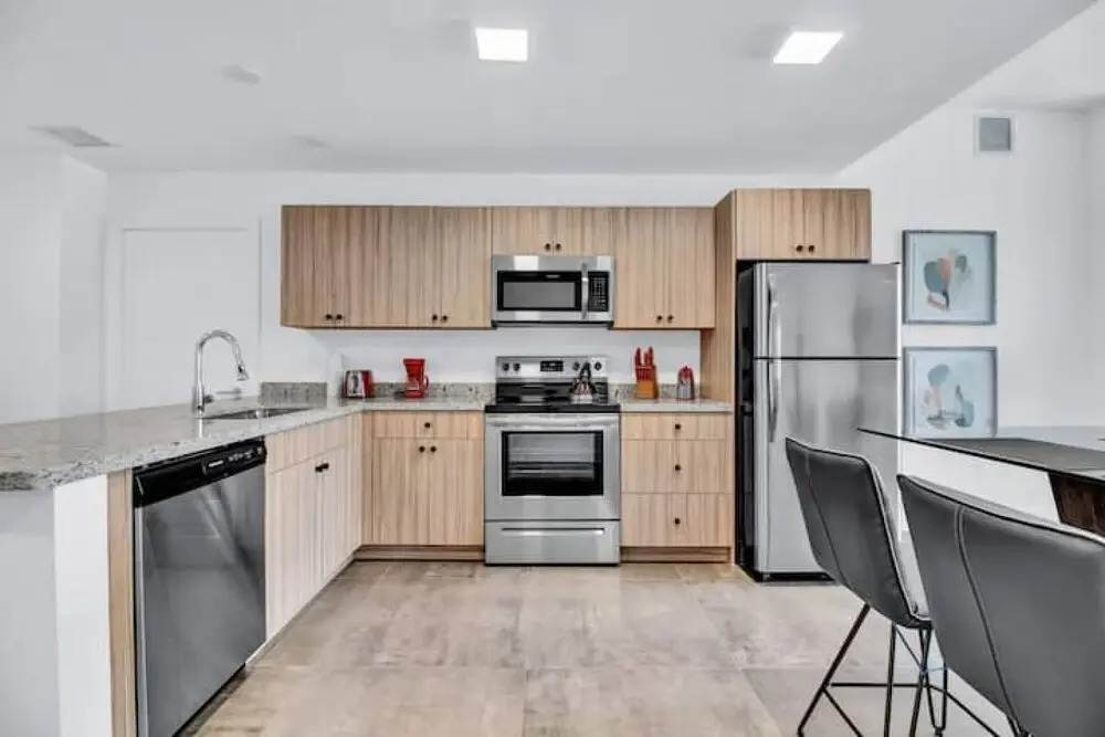 Impeccable 2 Bed Queen Suite Parking N Elevator