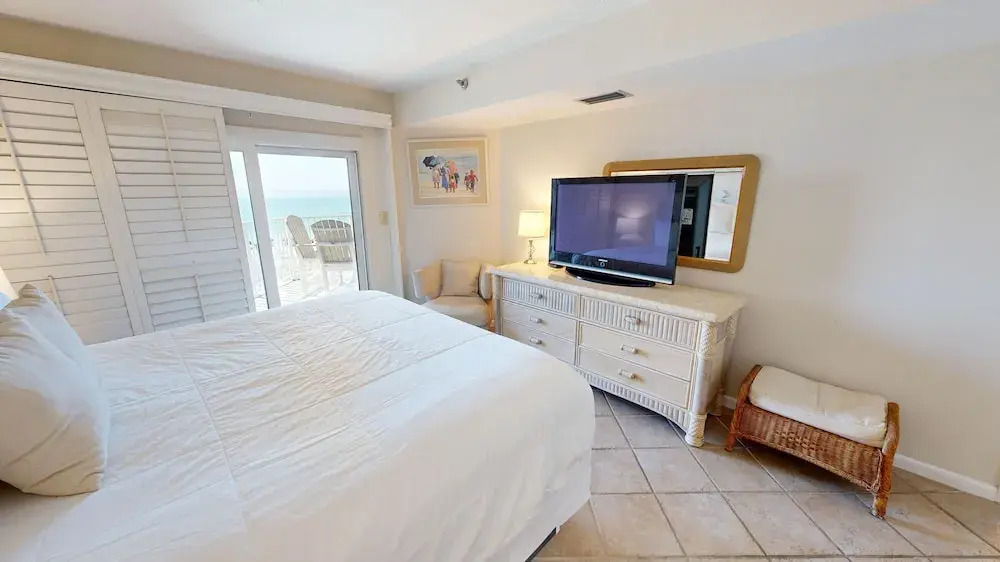 Inlet Reef 205 2 Bedroom Apts by RedAwning