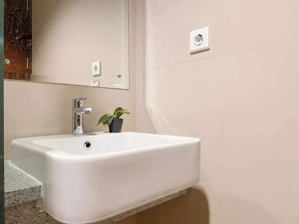 2Br Apartment Near Jakarta Kota Station At Lucky Tower Residence