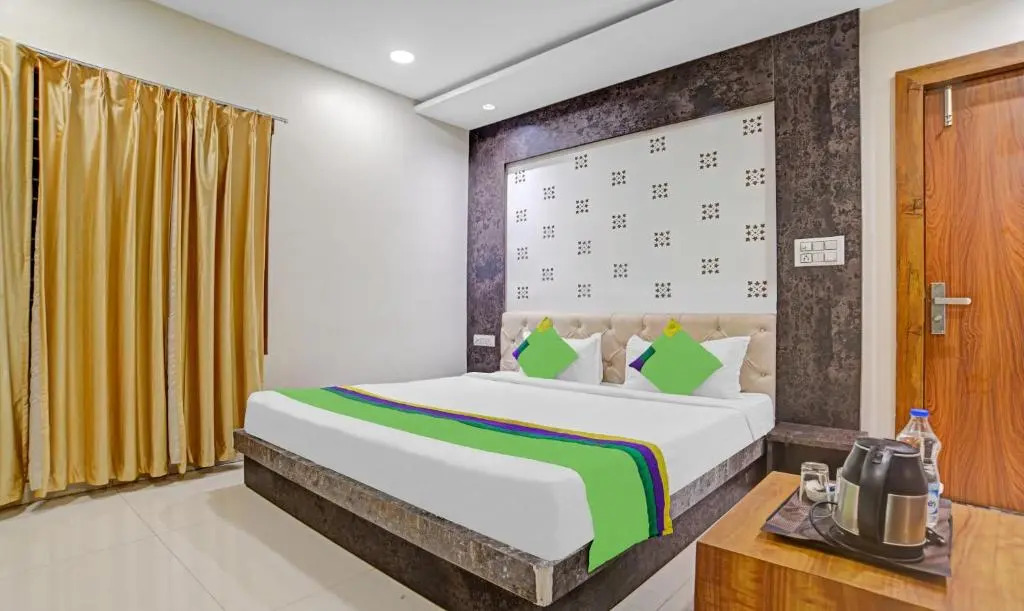 OYO 78916 Flagship Hotel Swastika Inn