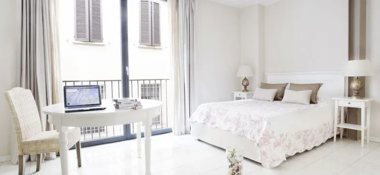 Adriano Residence