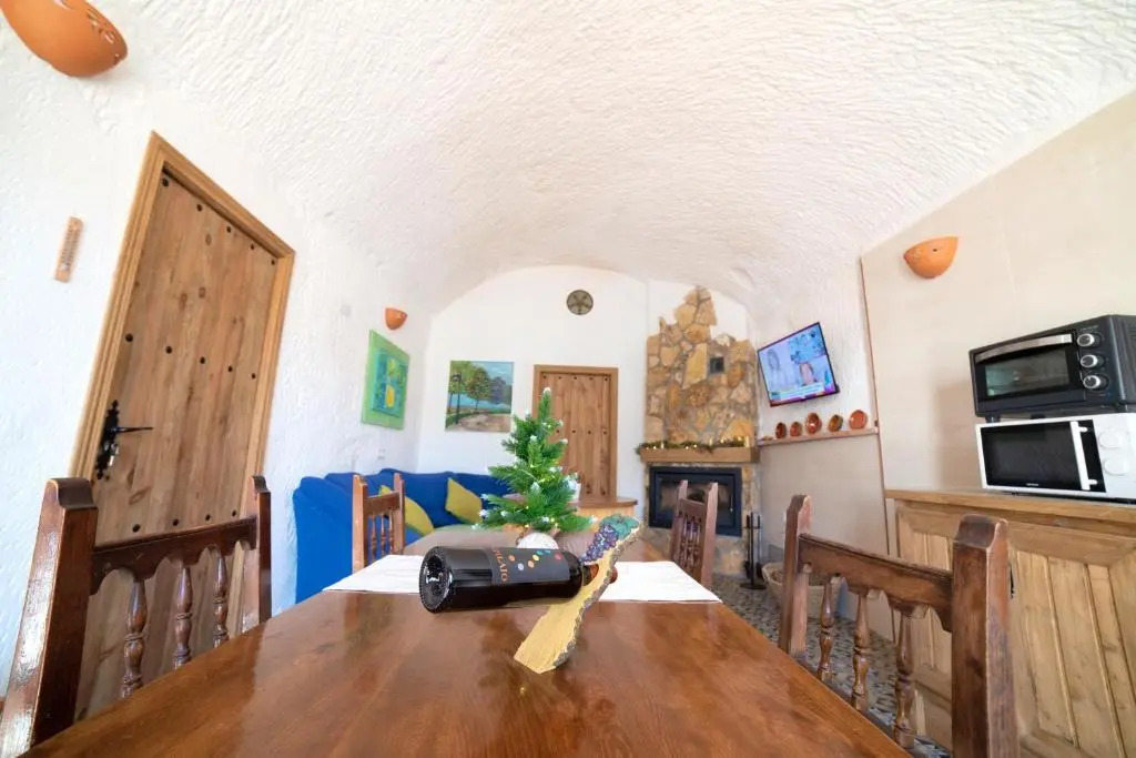 2 bedrooms house with city view and enclosed garden at Purullena