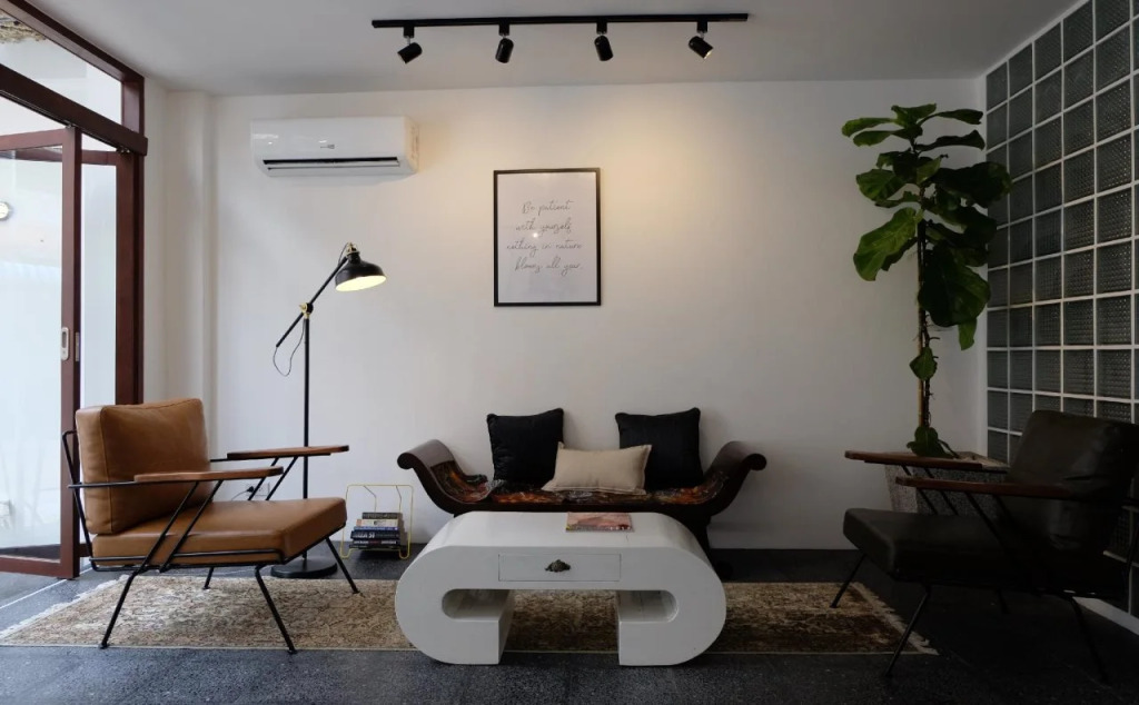 Haus Sathorn 21 Bed and Breakfast