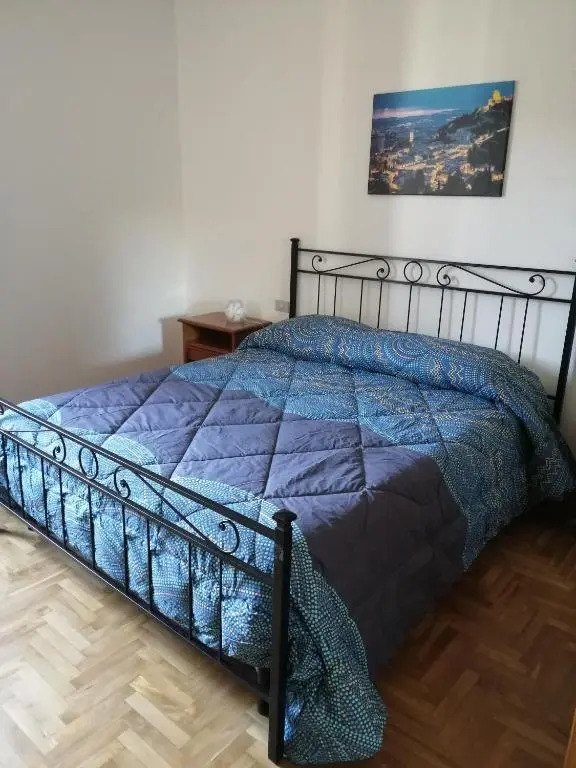 Sulle orme di Francesco appartamento blu