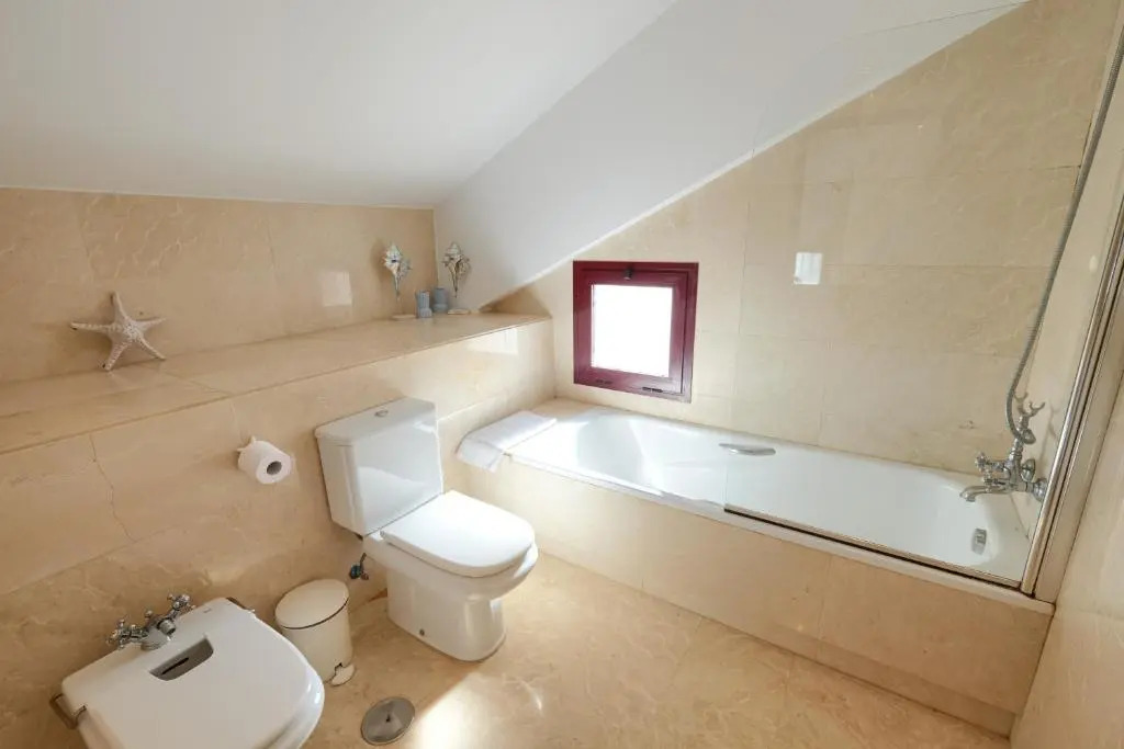 4 Bedroom Apartment in Noray, San Pedro Beach