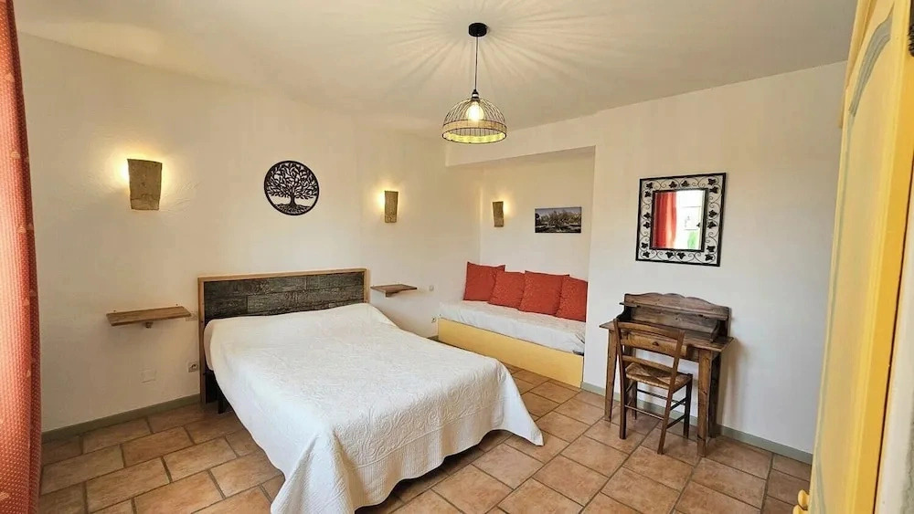 Maison dhôtes La Ramade, 5 chambres et table dhôtes en Provence