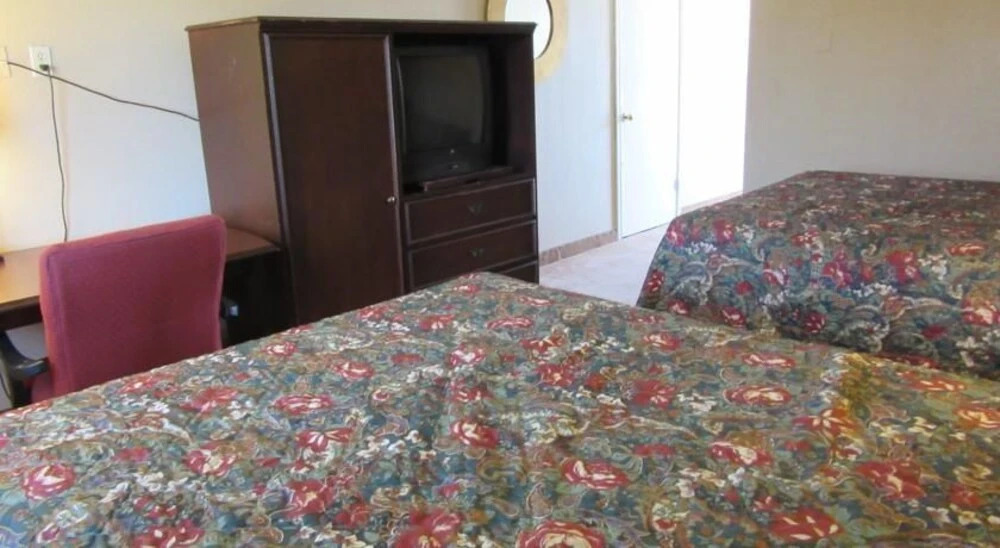Bella Vista Inn & Suites