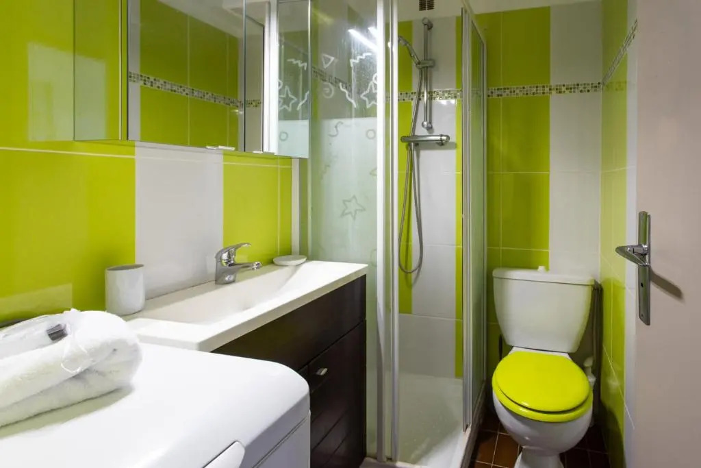 Nice Studio with balcony in quiet residence close to all amenities