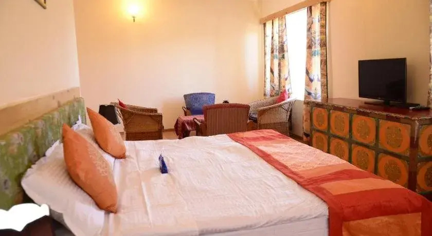 Hotel Lingzi - at the Mall Road & newly renovated