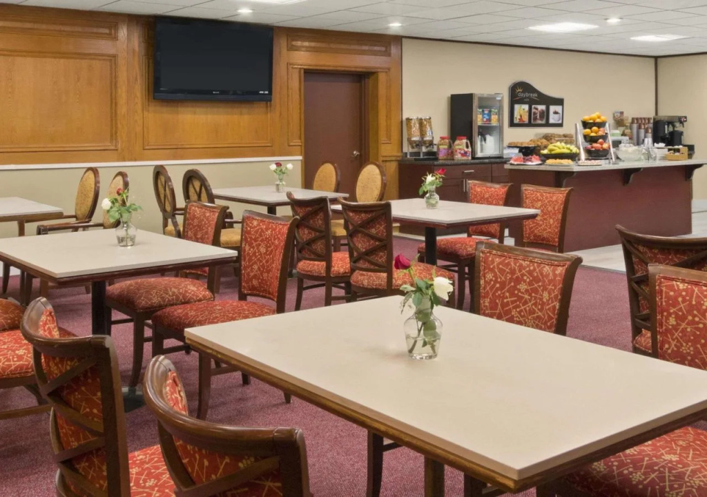 Days Inn - Prince George