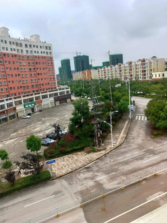 Jinying Express Hotel (Qujing North Railway Station)