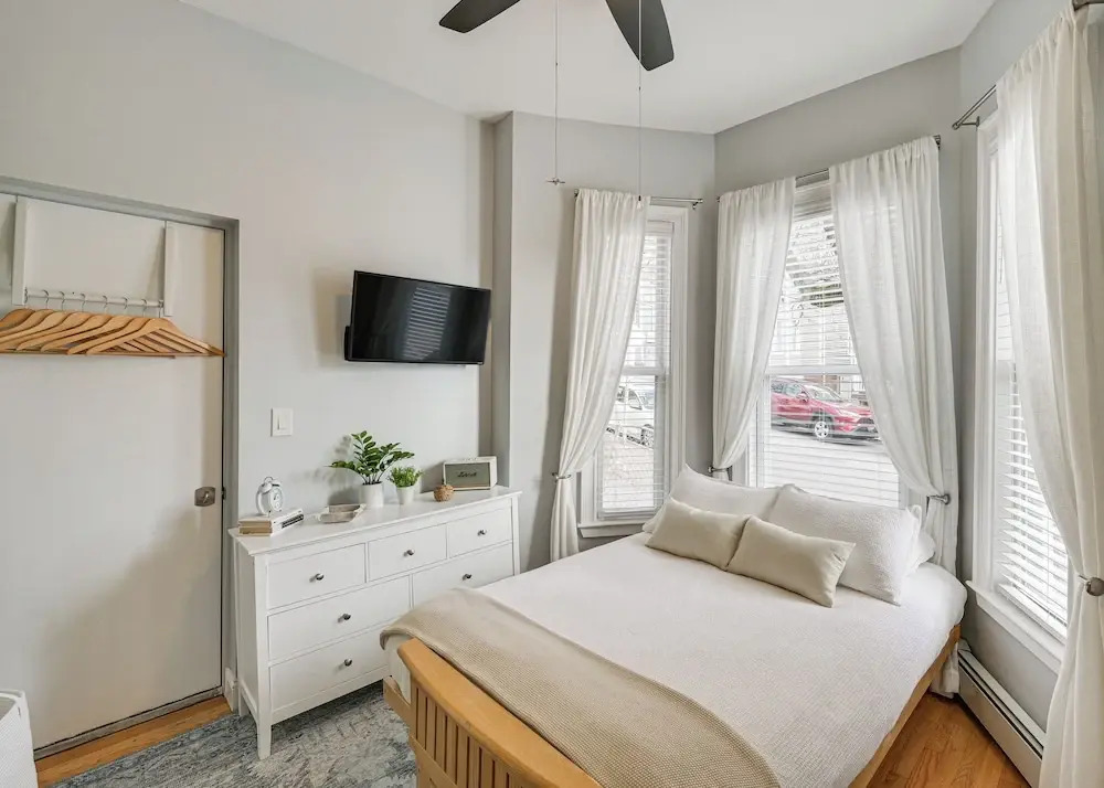 Cozy Somerville Studio: 2 Mi To Boston, Walk To T!