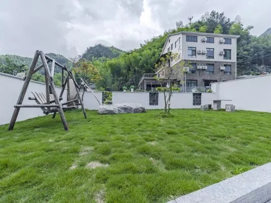 Shanfeng Zhuyun · Creekside Family Hiking Resort (Anji Longwang Mountain Rafting)