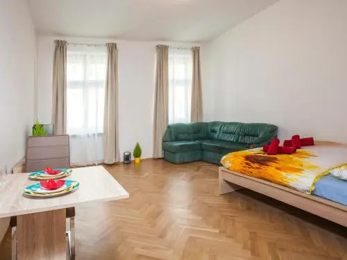 Beautiful Central Apartment Thámova