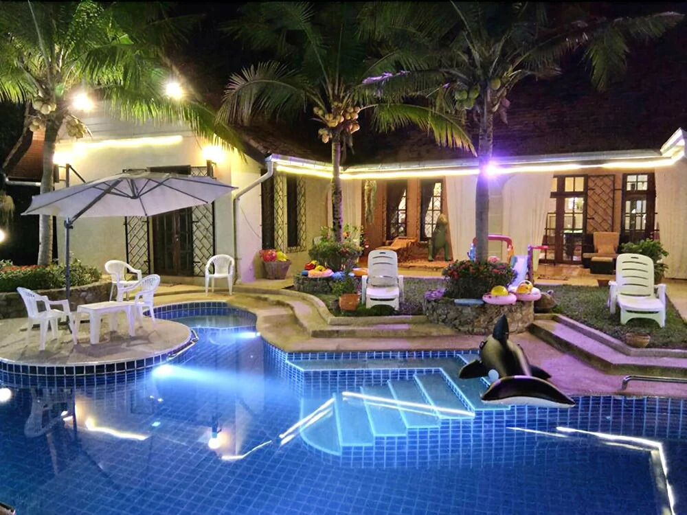 Baan Win House