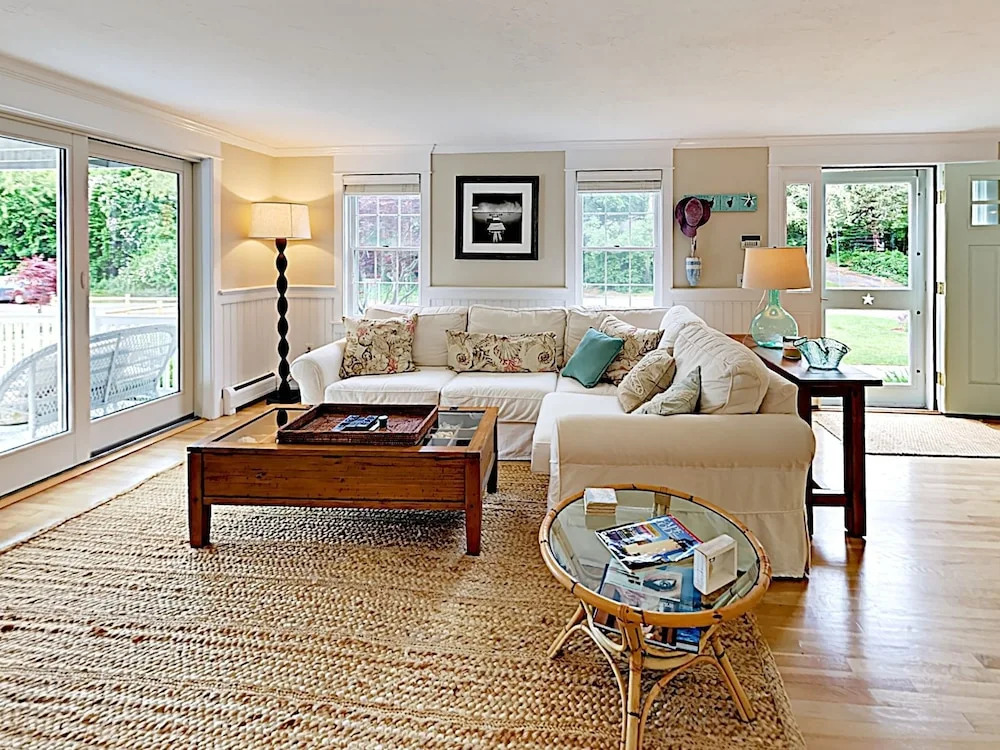 Designer Beach ; Steps To Ocean 3 Bedroom Home