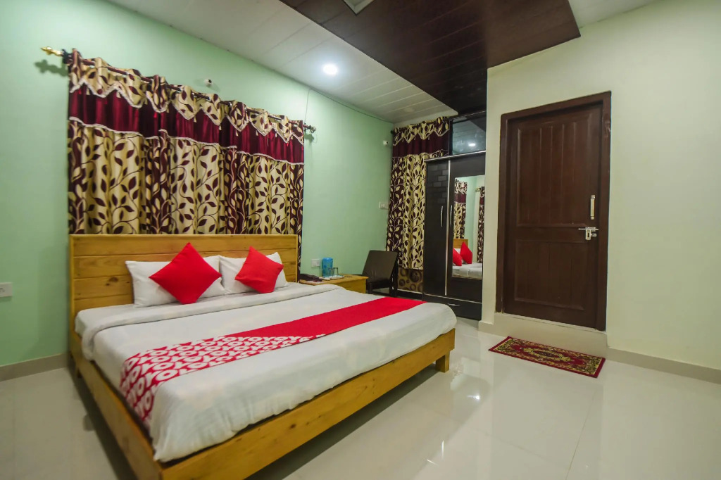 OYO 15935 Hotel Shivay
