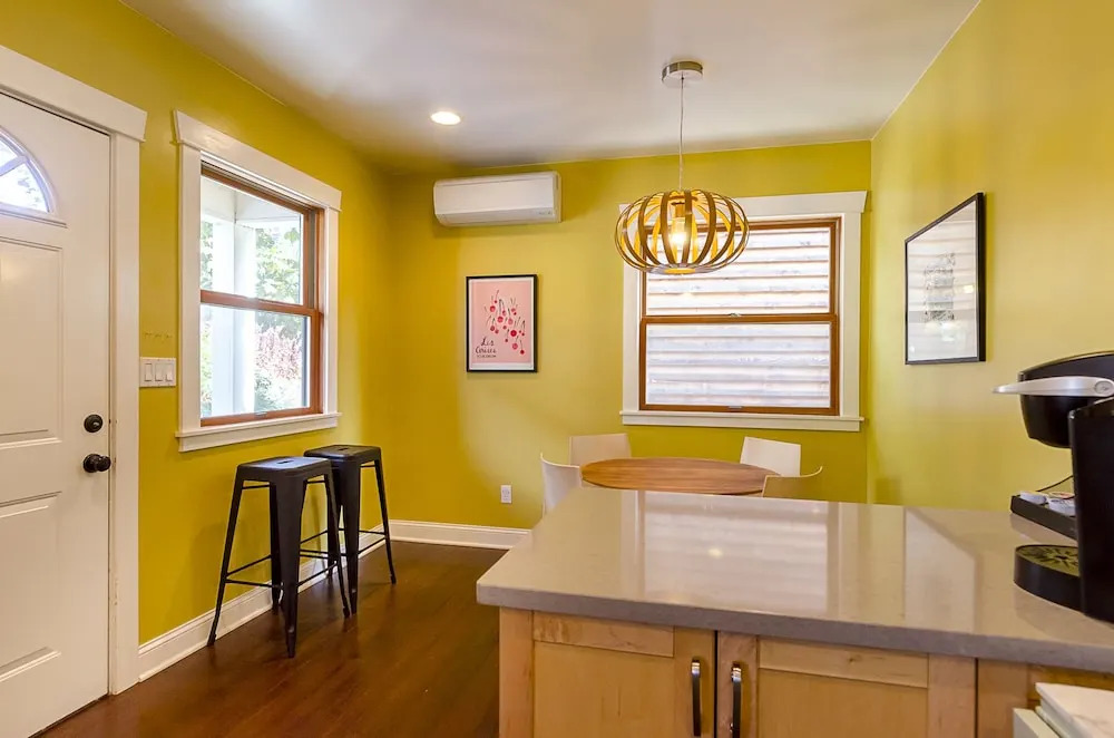 Sleeps 16 Luxurious 6BR Seattle Home