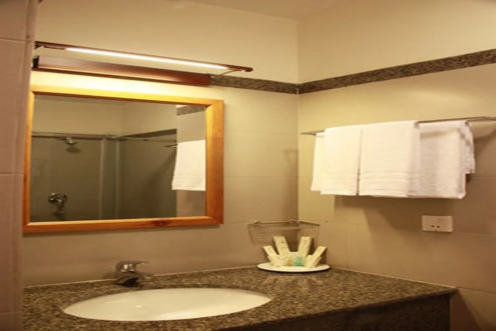 Lux Riverside Hotel & Apartment