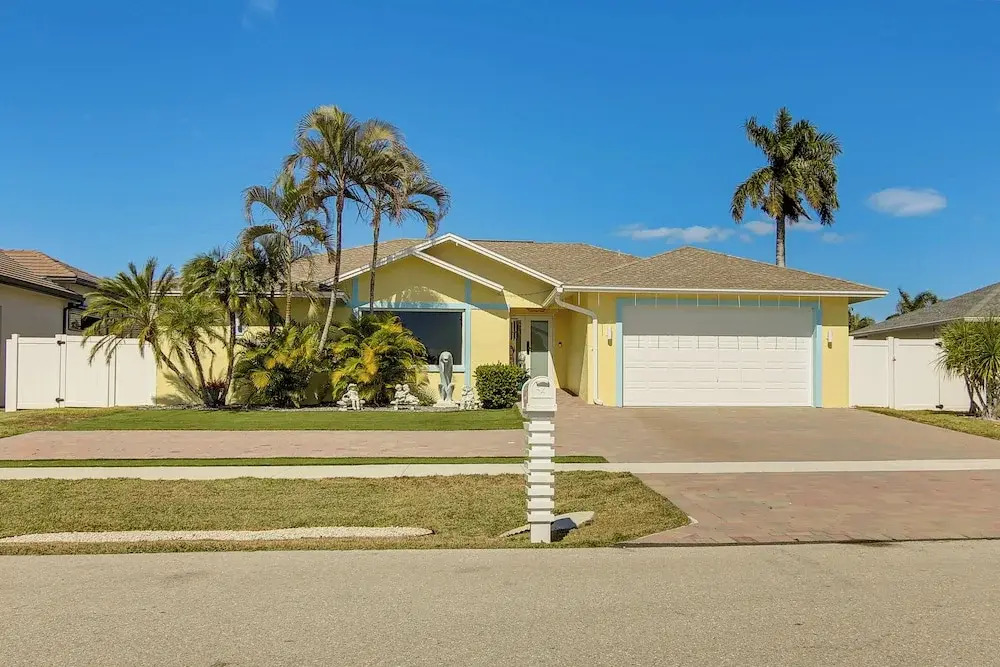 < 2 Mi to Marco Island Beach Access: Modern Oasis