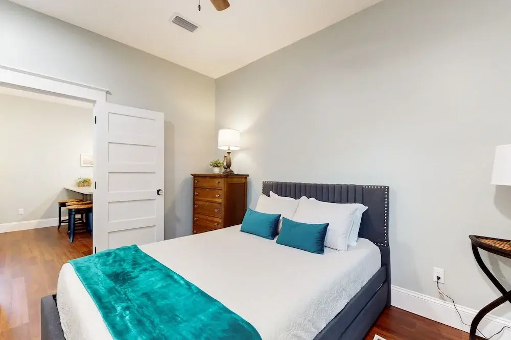 Classy Cottage With a Washer/dryer, Central AC, & Fast Wifi - Near Beaches