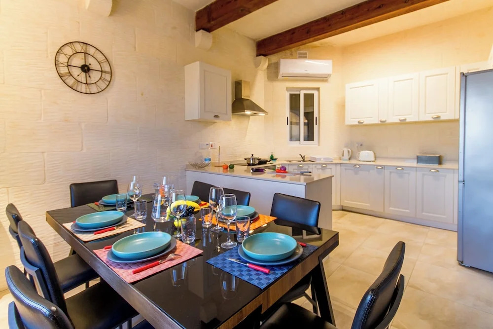 Inni Gozitan Farmhouse Private Pool- Happy Rentals